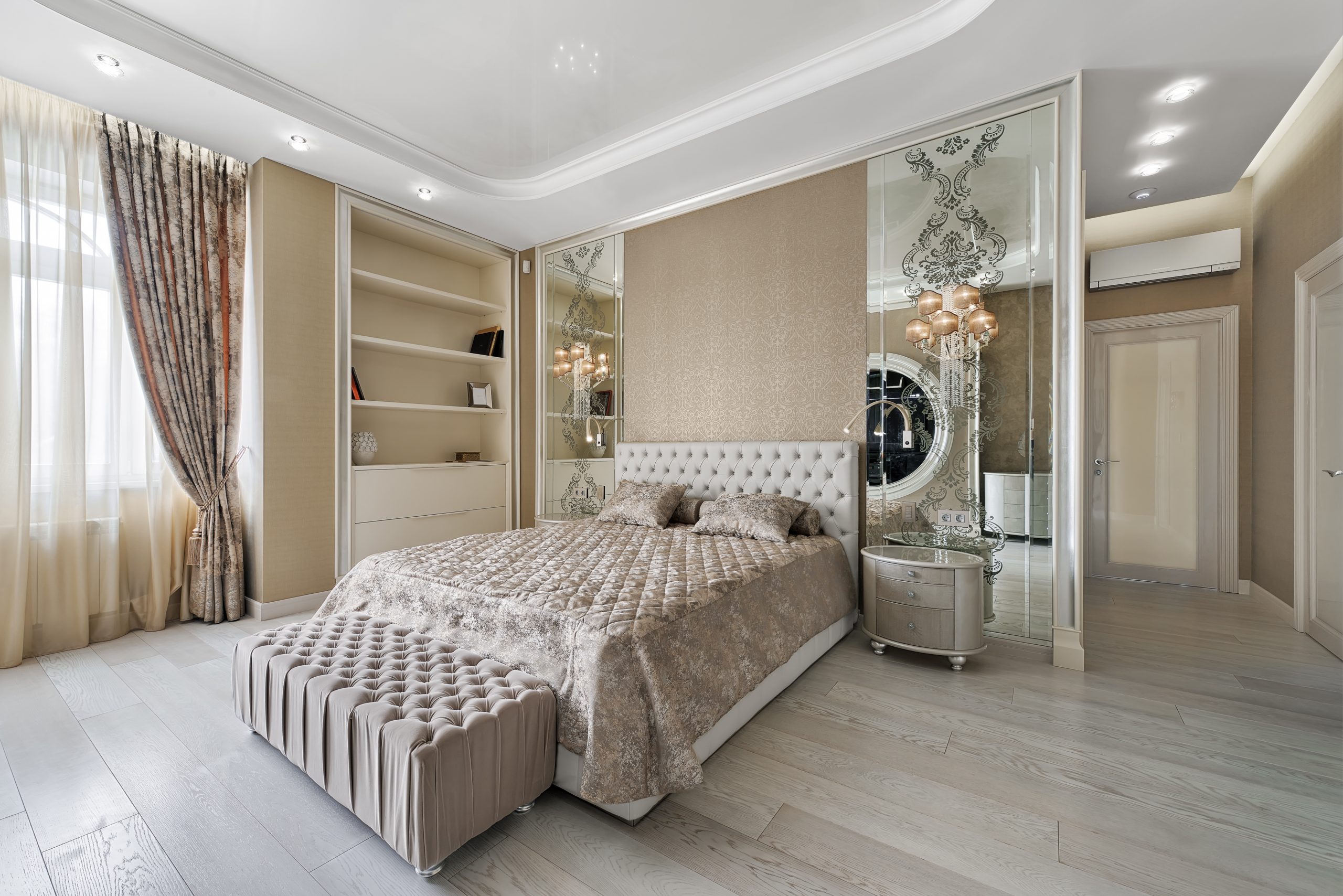 Текстильный дизайн спальни в классической квартире